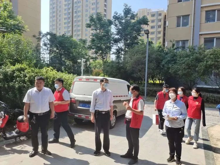 创城ING：市住房公积金管理中心机关党总支深入港湾新城小区开展创城志愿服务活动 山东银湾物业集团有限公司