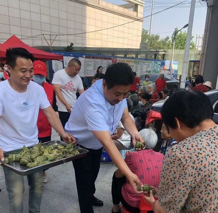 节日特稿：学府佳苑开展“我们的节日 端午节”爱心送祝福活动