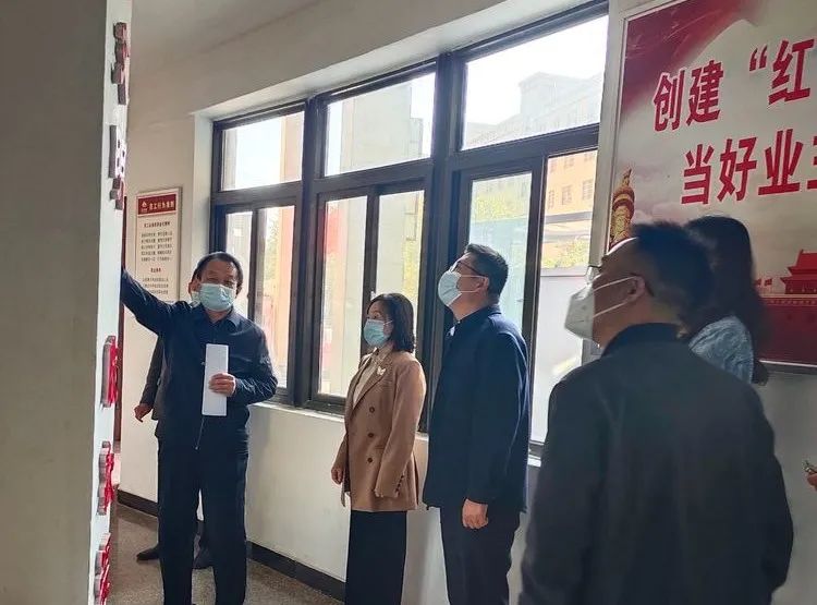 铂金湾迎接同行物业企业观摩学习红色物业创建工作