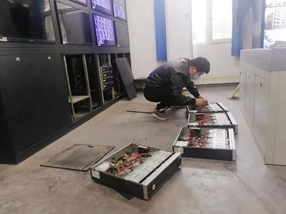 怡欣花园开展监控设备设施的维修养护工作