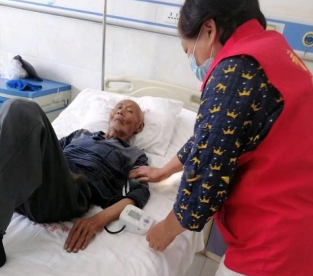 东明县银湾养老项目部用心服务，照亮农村特困老人幸福晚年