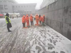 银湾集团｜环卫专题：全力奋战做好清雪铲冰应急工作！