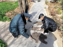 怡欣花园热心业主协助修复小区地砖 和谐小区人人共建