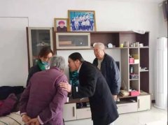 天正·中央大街物业走访慰问空巢孤寡老人，“七点半拉窗帘”活动